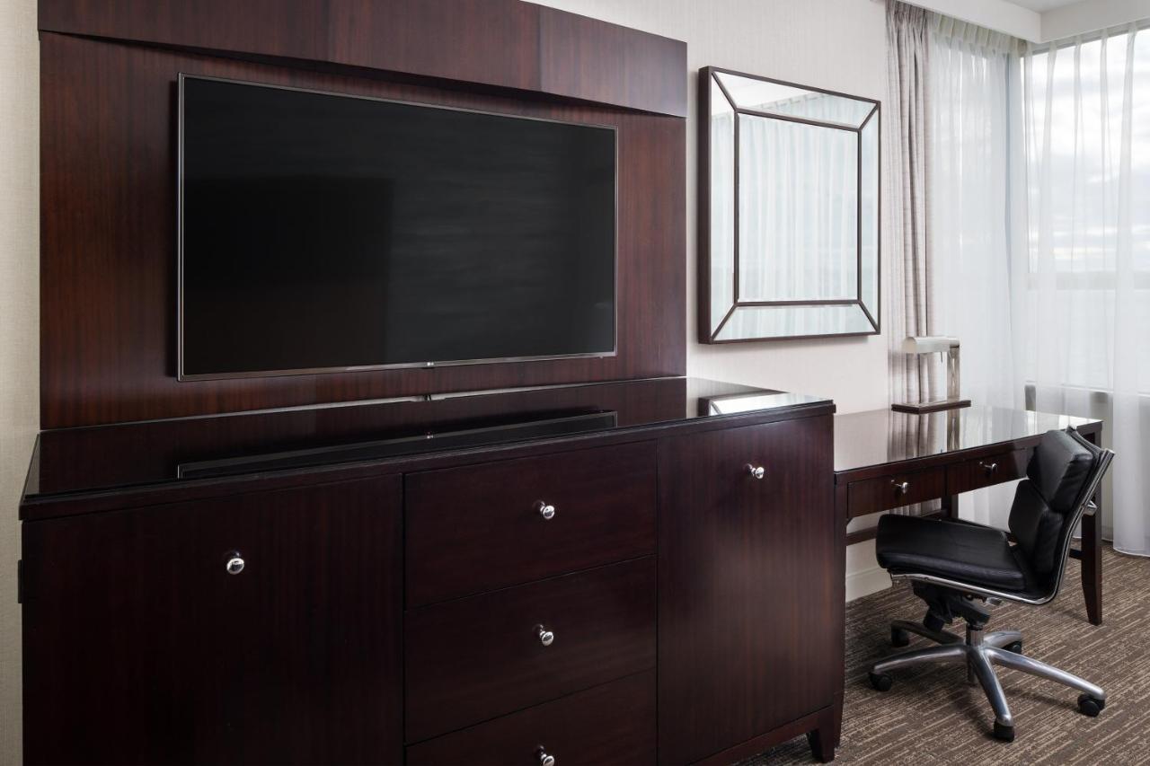 The Westin Washington National Harbor Hotel Exterior photo