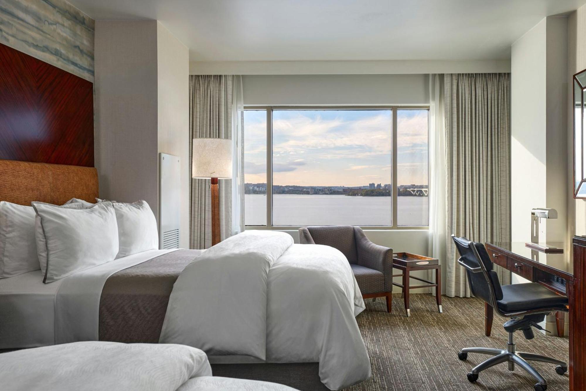 The Westin Washington National Harbor Hotel Exterior photo