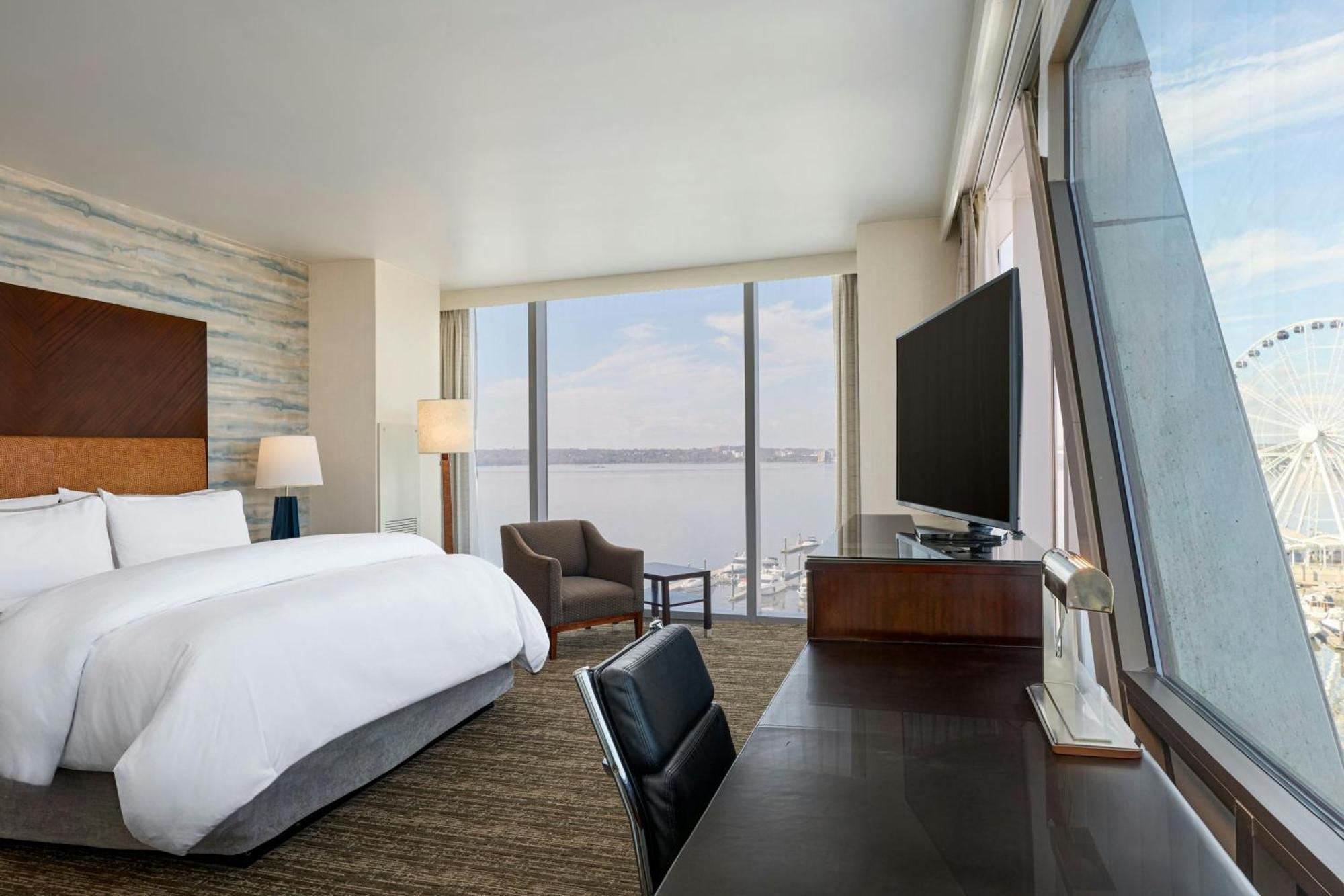 The Westin Washington National Harbor Hotel Exterior photo